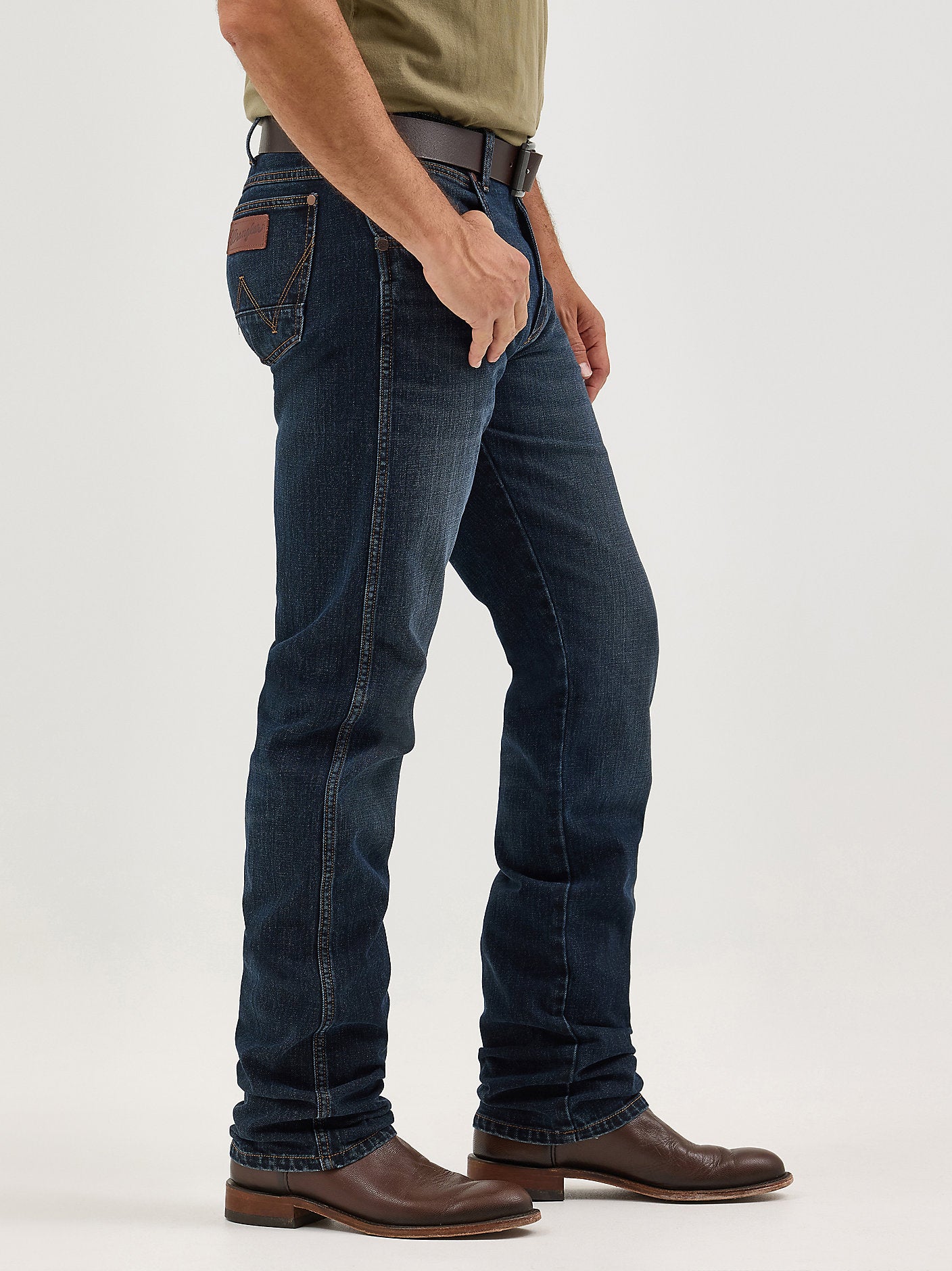 WRANGLER - RETRO SLIM FIT STRAIGHT LEG JEANS