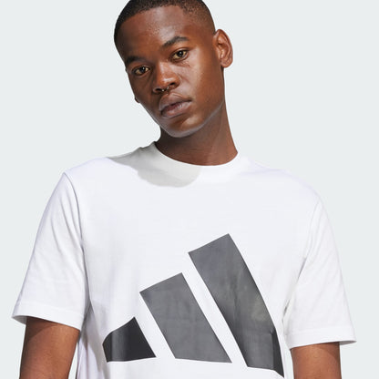 ADDS - Centre Big Essentials Logo White Graphic T-Shirt